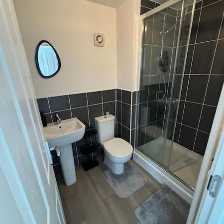 Private Room In A House With Parking In Lenton Nottingham Exterior foto