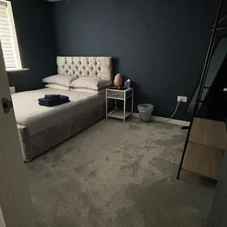 Private Room In A House With Parking In Lenton Nottingham Exterior foto
